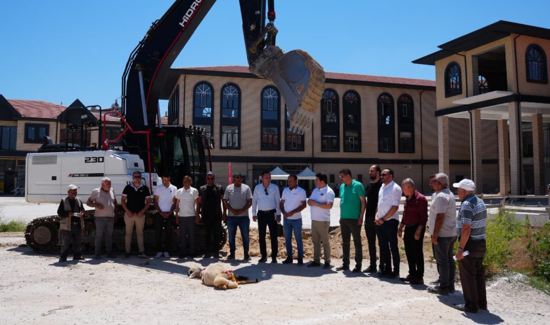 Bolvadin Belediyesi tarafından ilçenin çehresini değiştirecek Çarşı Merkez Yenileme Projesi