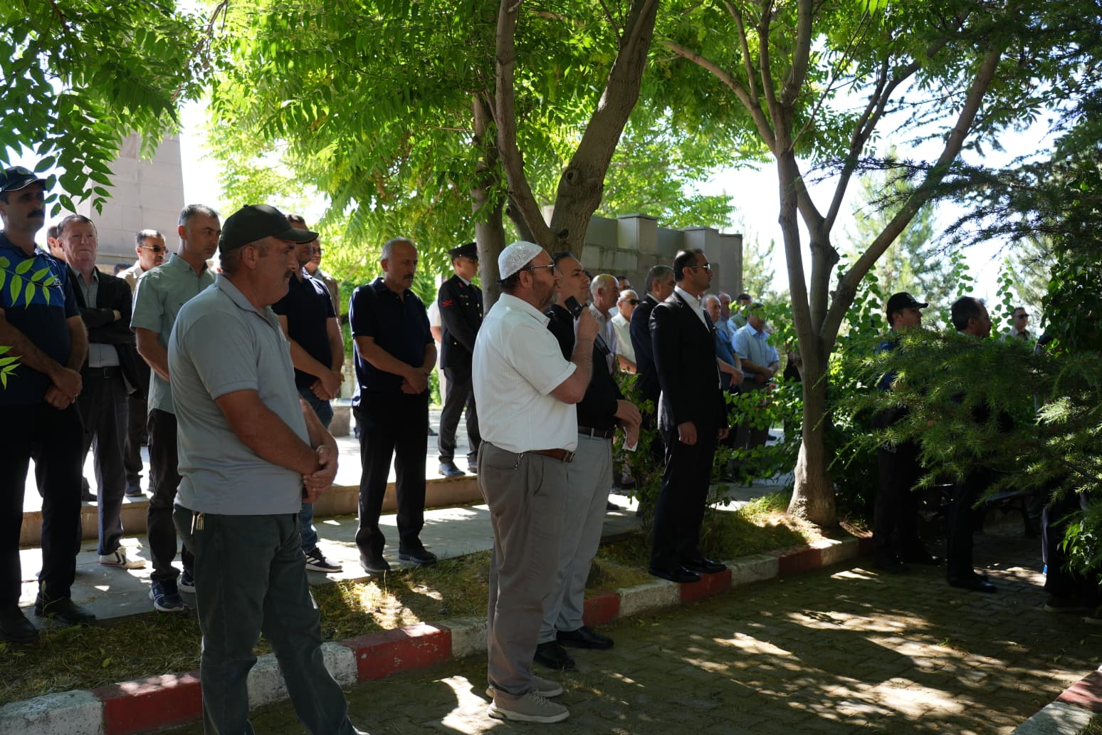 Bolvadin’de şehitlik ziyaretiyle milli birlik mesajı