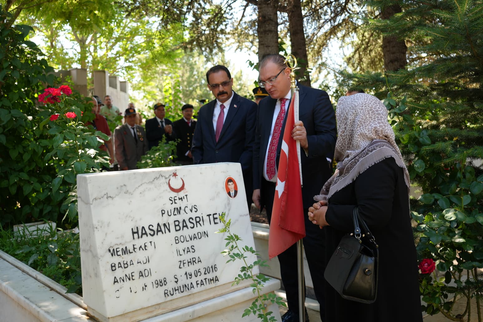 Bolvadin’de şehitlik ziyaretiyle milli birlik mesajı