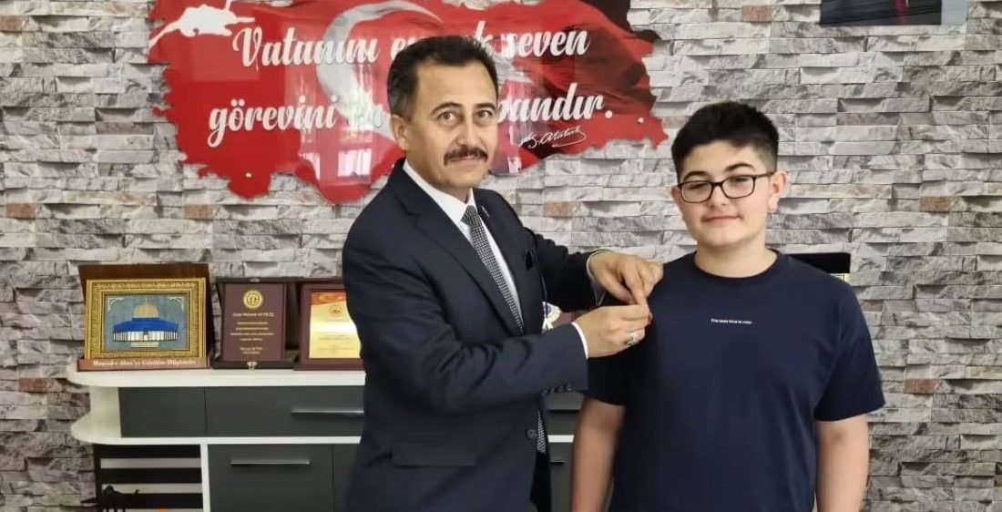 Afyonkarahisar’ın Bolvadin ilçesinde, Liselere Geçiş Sistemi (LGS) kapsamındaki merkezi sınavda