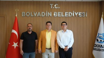 Bolvadin Belediye Başkanı Derviş Aynacı, 2026 Yükseköğretim Kurumları Sınavı'nda (YKS)