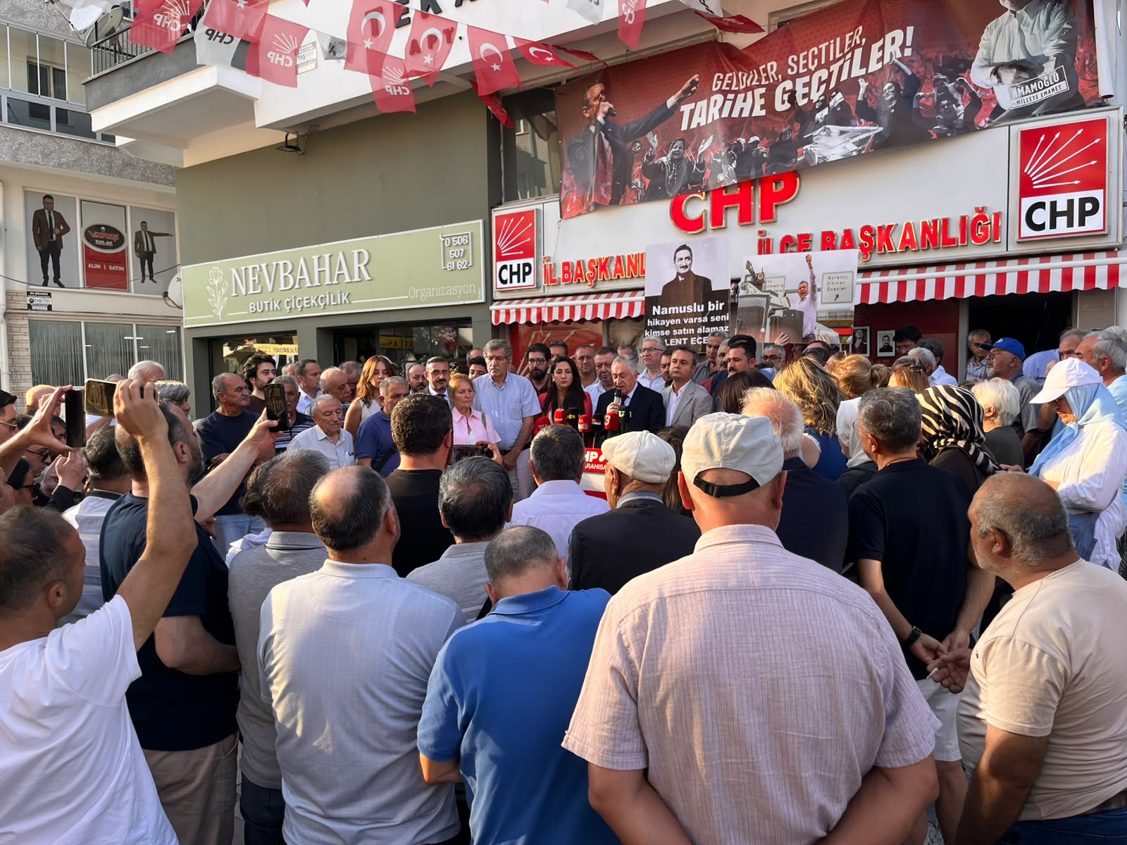 CHP Afyonkarahisar teşkilatından toplu istifa 3 CHP Afyonkarahisar teşkilatından toplu istifa