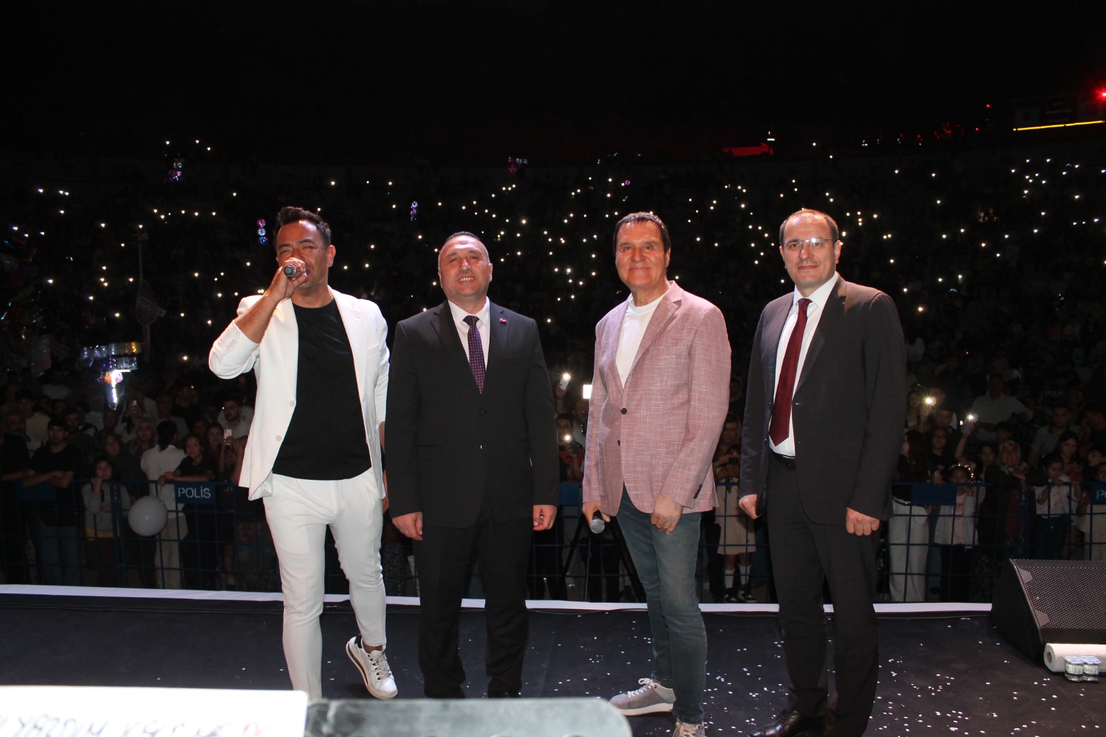 Çay’da Vişne ve Eber Sarısı Festivali coşkusu 2 Çay’da Vişne ve Eber Sarısı Festivali coşkusu