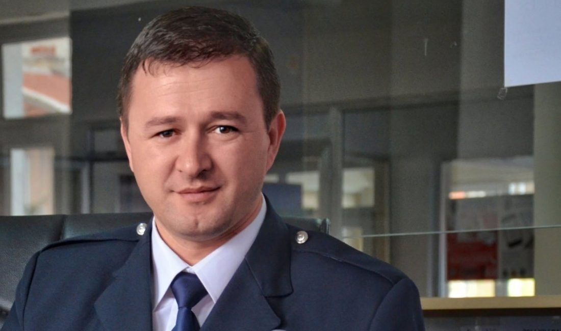 Kelebek ve Doğa Fotoğrafçısı Cem Akın vefat etti. Akın uzun