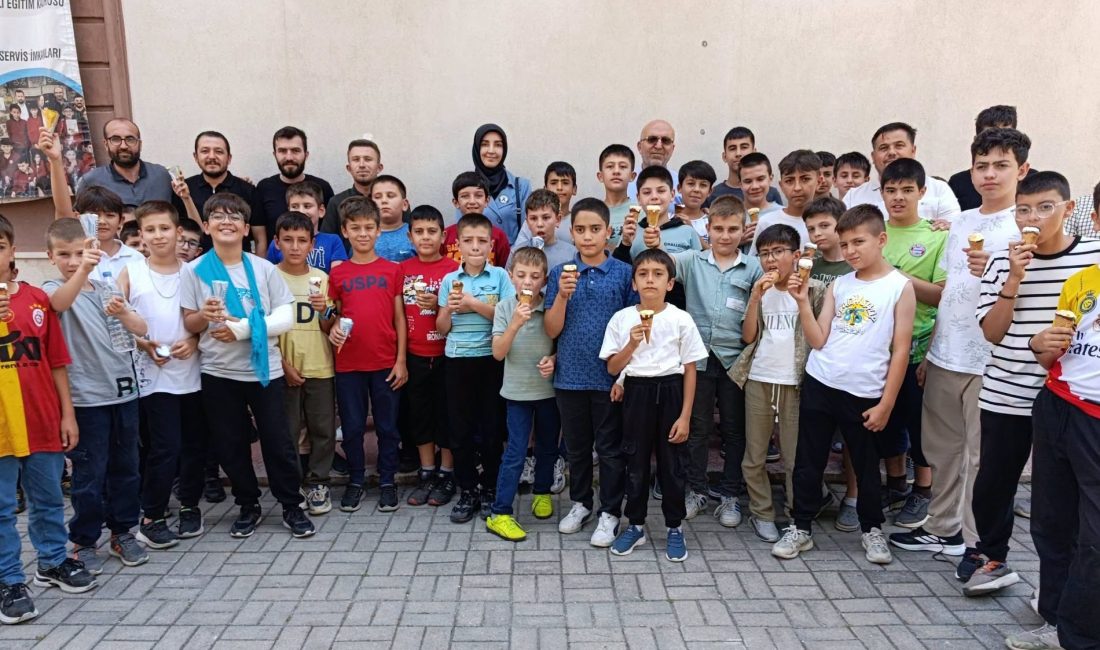 Afyonkarahisar İl Müftüsü Lütfü İmamoğlu, müftü yardımcıları Mevlüt Şahiner, Tuğba