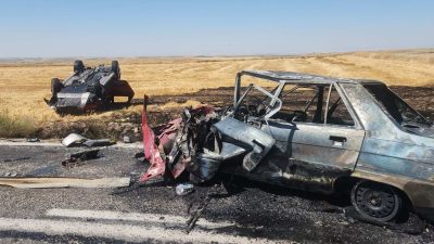 Afyonkarahisar'ın Emirdağ ilçesinde iki otomobilin çarpışması sonucu 1 kişi hayatını