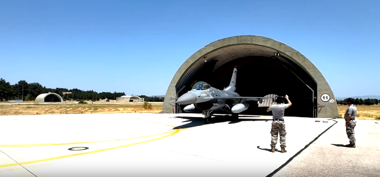 Milli Savunma Bakanlığı (MSB), Hava Kuvvetleri Komutanlığına bağlı F-16 savaş
