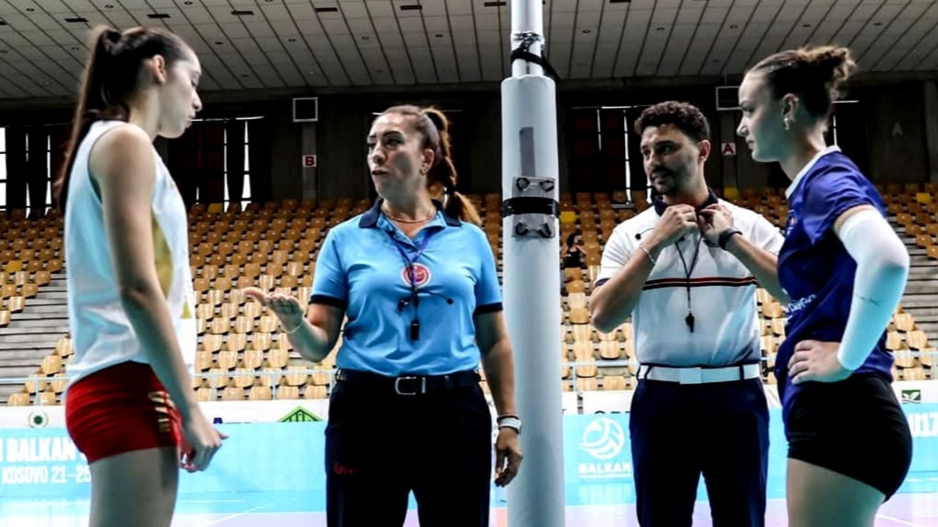 Afyonkarahisar'da voleybol hakemliğine başlayan Ulusal Hakem Pınar Elma, Kosova'da düzenlenen