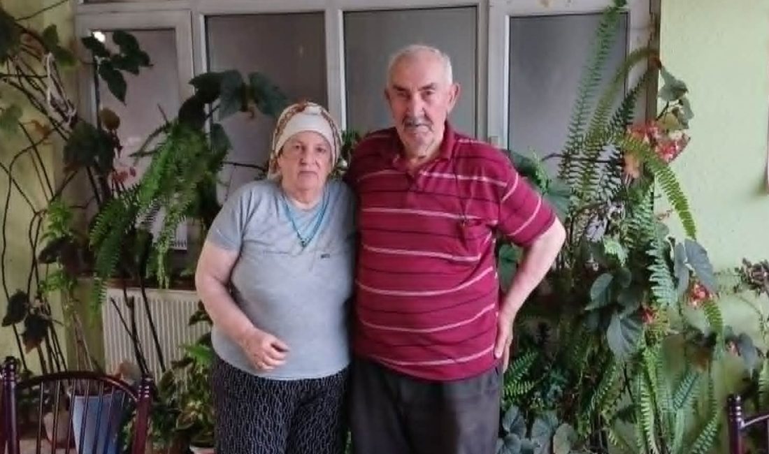 55 yıllık evli olan çift, Afyonkarahisar’ın Çay ilçesinde anayol üzerinde