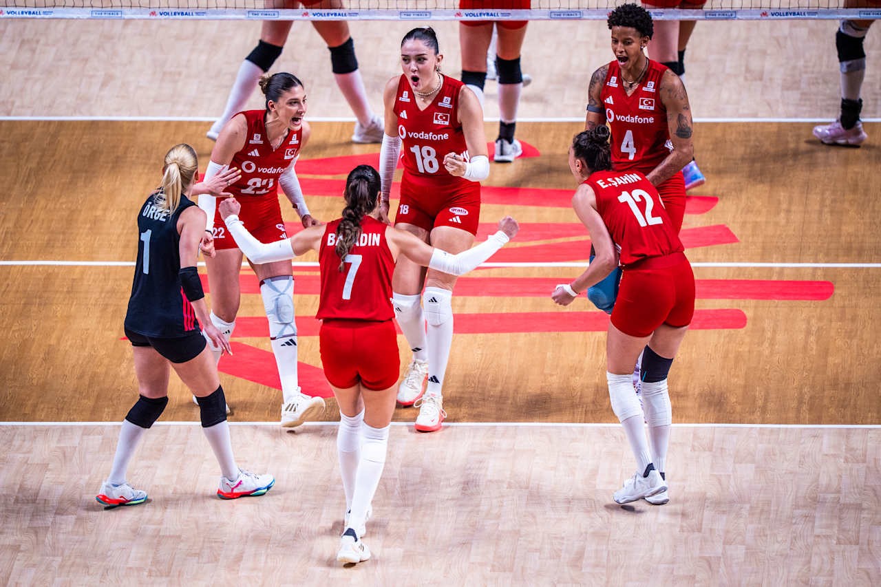Filenin Sultanları, VNL'de 3. kez finalde 3 Filenin Sultanları, VNL'de 3. kez finalde