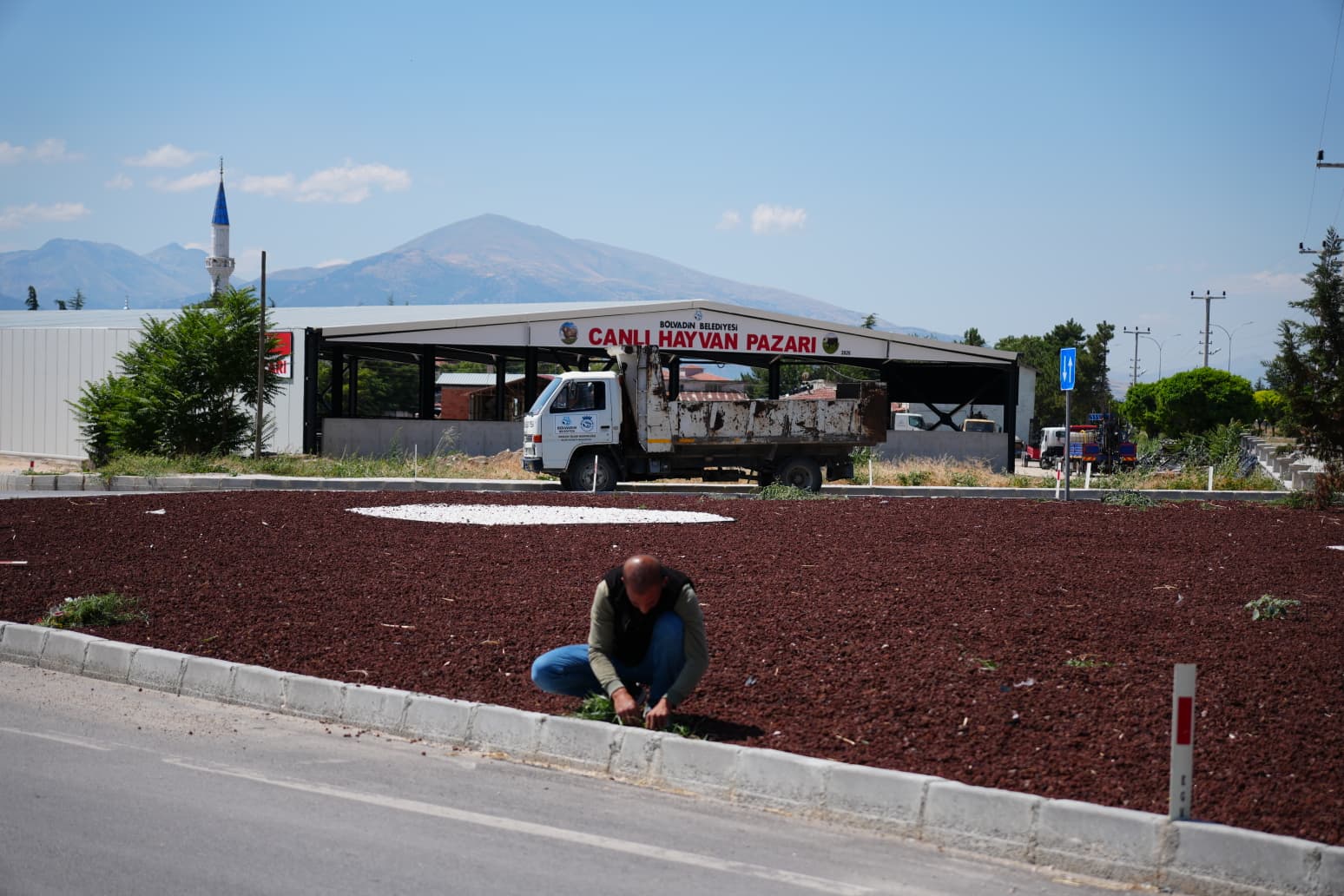Gökçeyayla Mahallesi'nde soğuk asfalt çalışması
