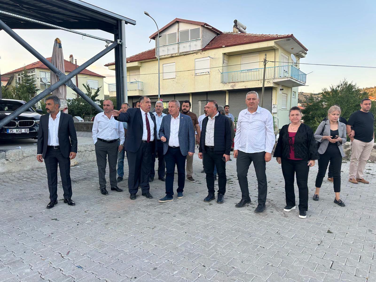 Hocalar'da mutlu güne siyaset dünyasından katılım 2 Hocalar'da mutlu güne siyaset dünyasından katılım