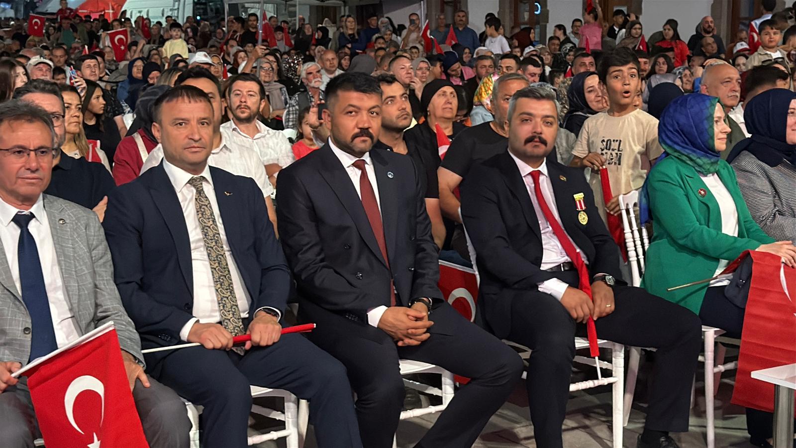 Afyonkarahisar 15 Temmuz için meydanda 14 Afyonkarahisar 15 Temmuz için meydanda