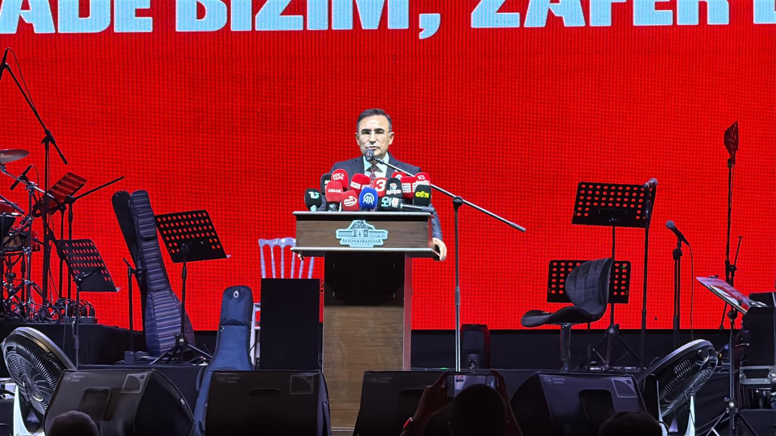 Afyonkarahisar 15 Temmuz için meydanda