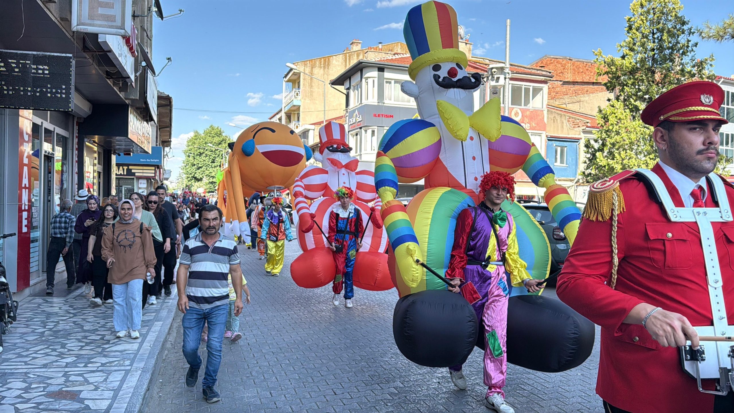 İYİ Parti heyeti Çay'da festival açılışına katıldı