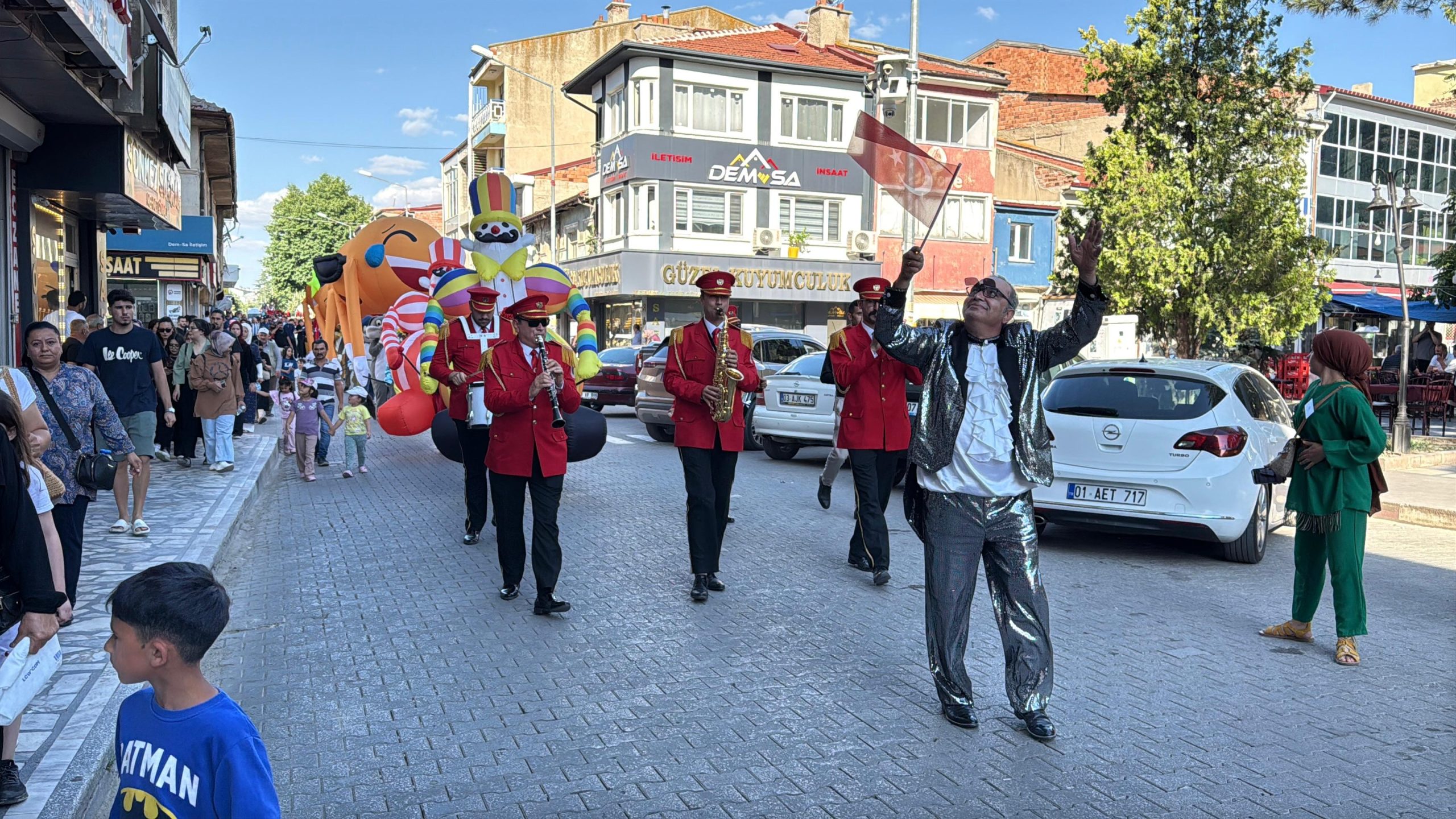 İYİ Parti heyeti Çay'da festival açılışına katıldı 10 İYİ Parti heyeti Çay'da festival açılışına katıldı