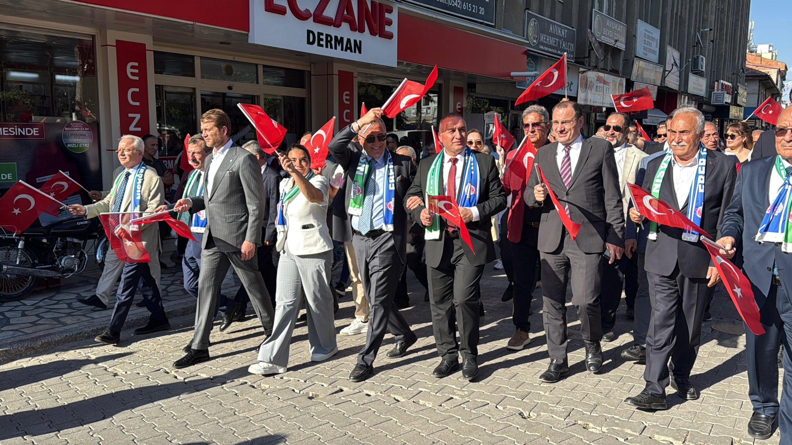 İYİ Parti heyeti Çay'da festival açılışına katıldı