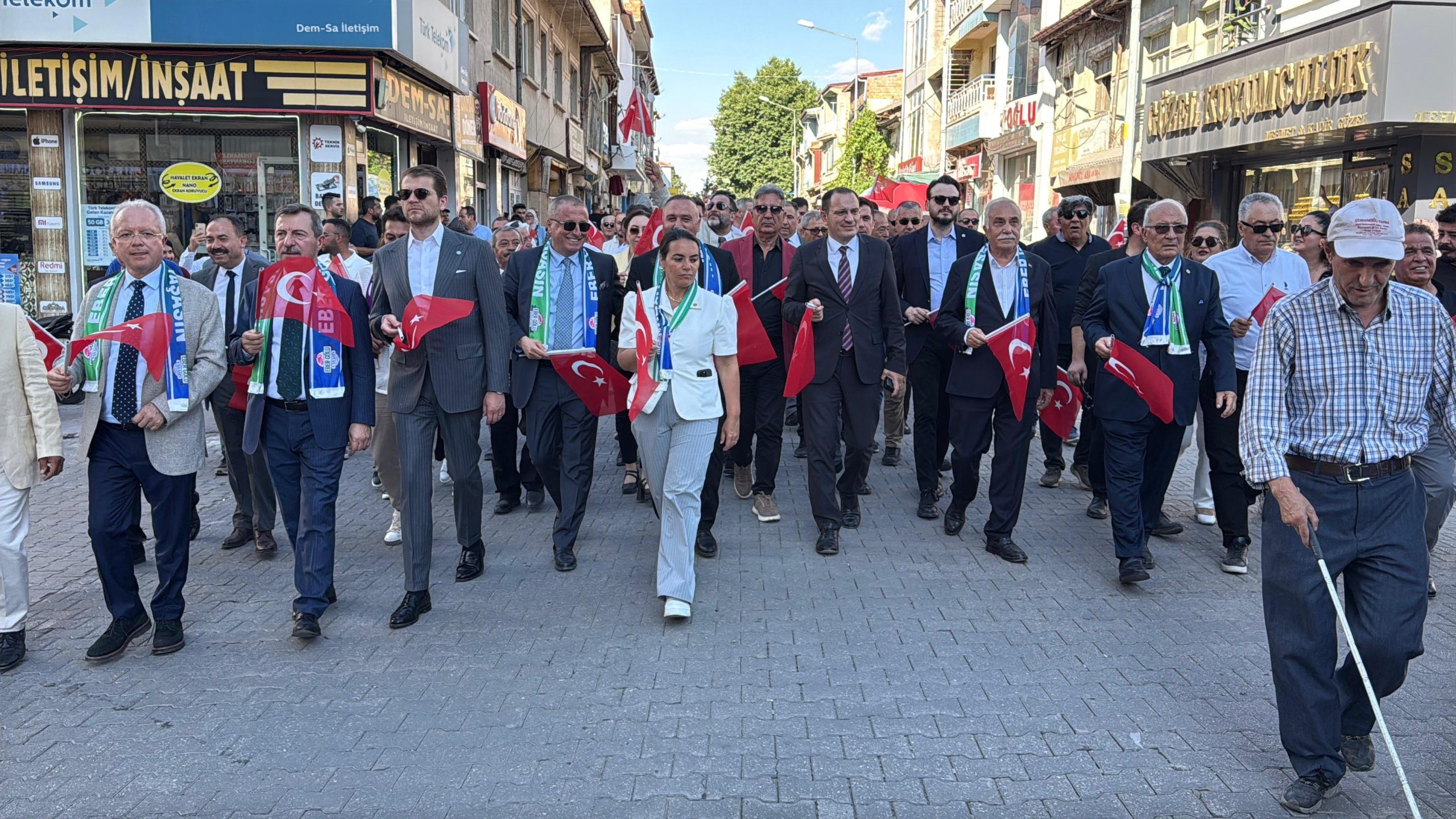 İYİ Parti heyeti Çay'da festival açılışına katıldı