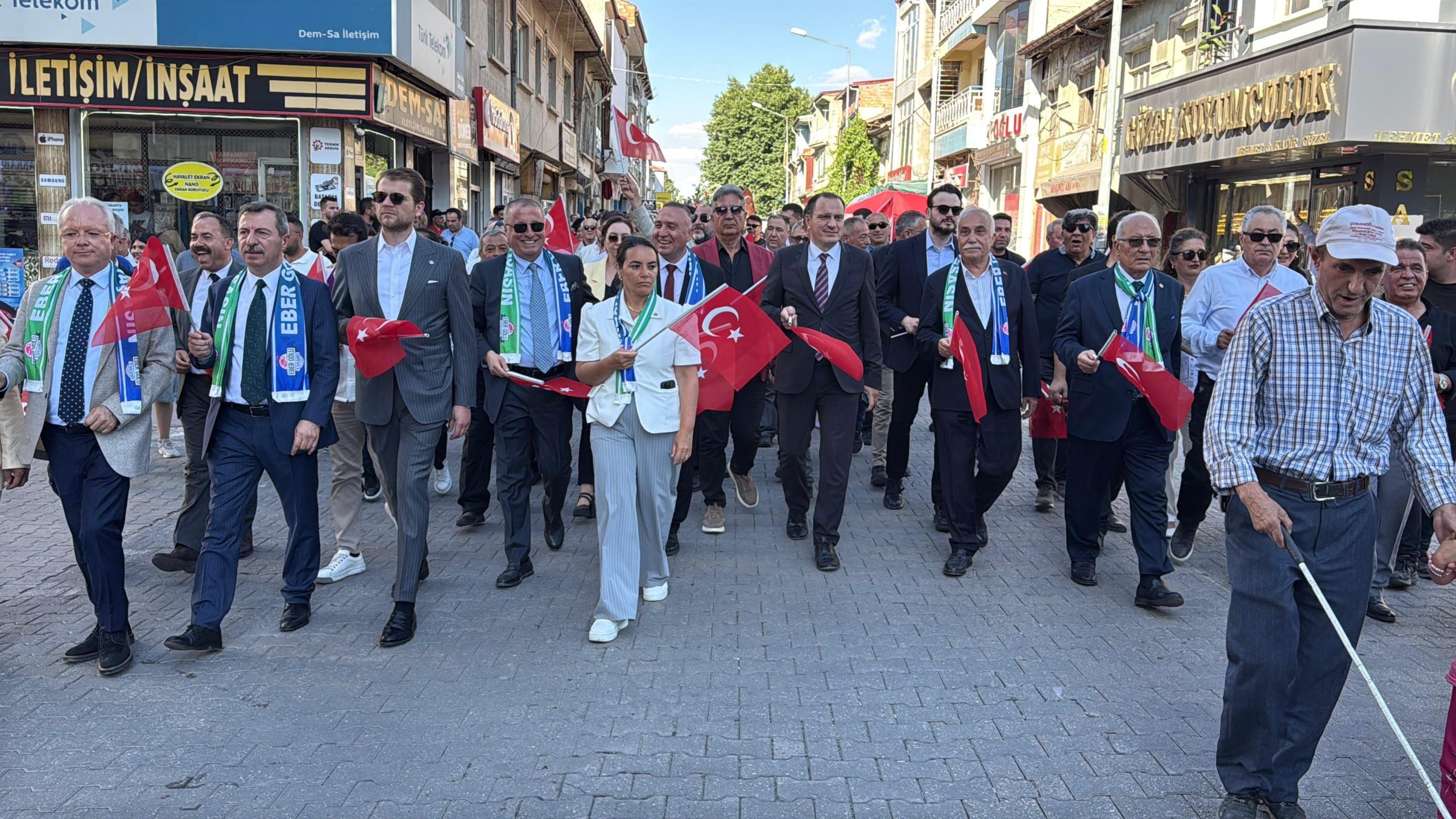 İYİ Parti heyeti Çay'da festival açılışına katıldı