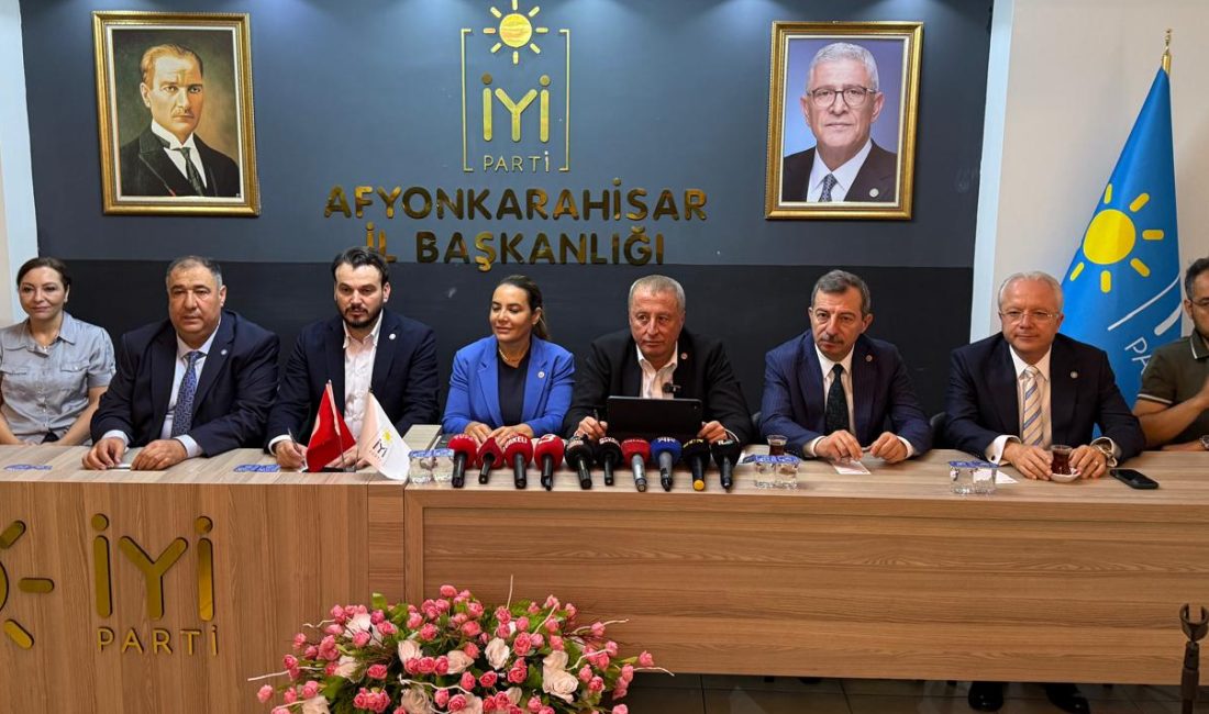 Bir dizi ziyaretlerde bulunmak üzere Afyon’da bulunan heyet, İYİ Parti