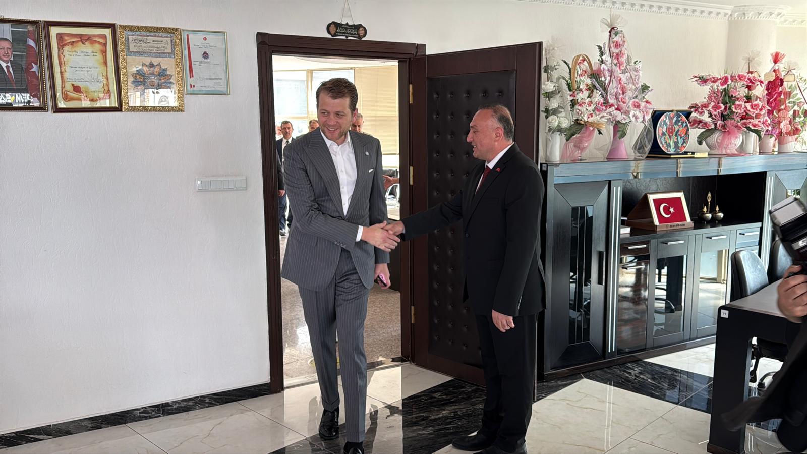 İYİ Parti heyeti, Çay Belediye Başkanı Kantartopu'nu ziyaret etti