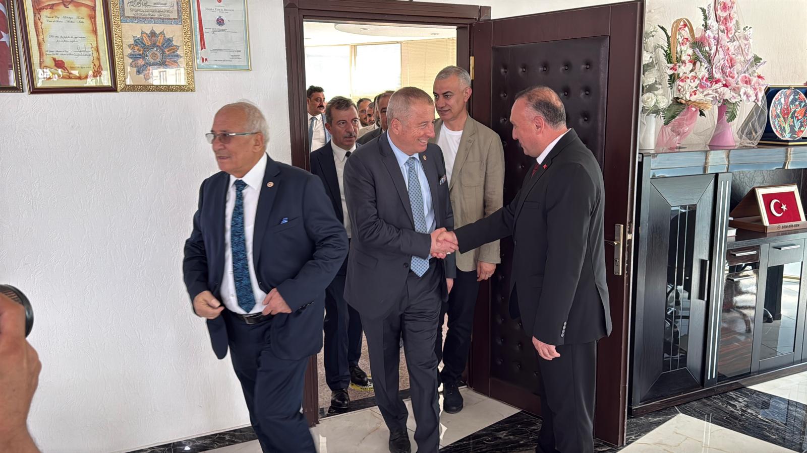 İYİ Parti heyeti, Çay Belediye Başkanı Kantartopu'nu ziyaret etti 2 İYİ Parti heyeti, Çay Belediye Başkanı Kantartopu'nu ziyaret etti