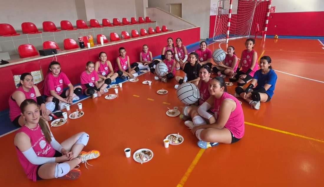 Başarılarıyla adından söz ettiren Kurşun Spor Kulübü, sporcularını özel günlerinde