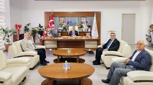 Çobanlar Belediye Başkanı Ali Altuntaş, İlçe Başkanı Murat Yeşil ve