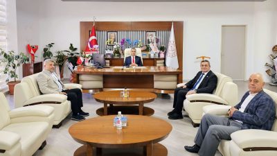 Çobanlar Belediye Başkanı Ali Altuntaş, İlçe Başkanı Murat Yeşil ve