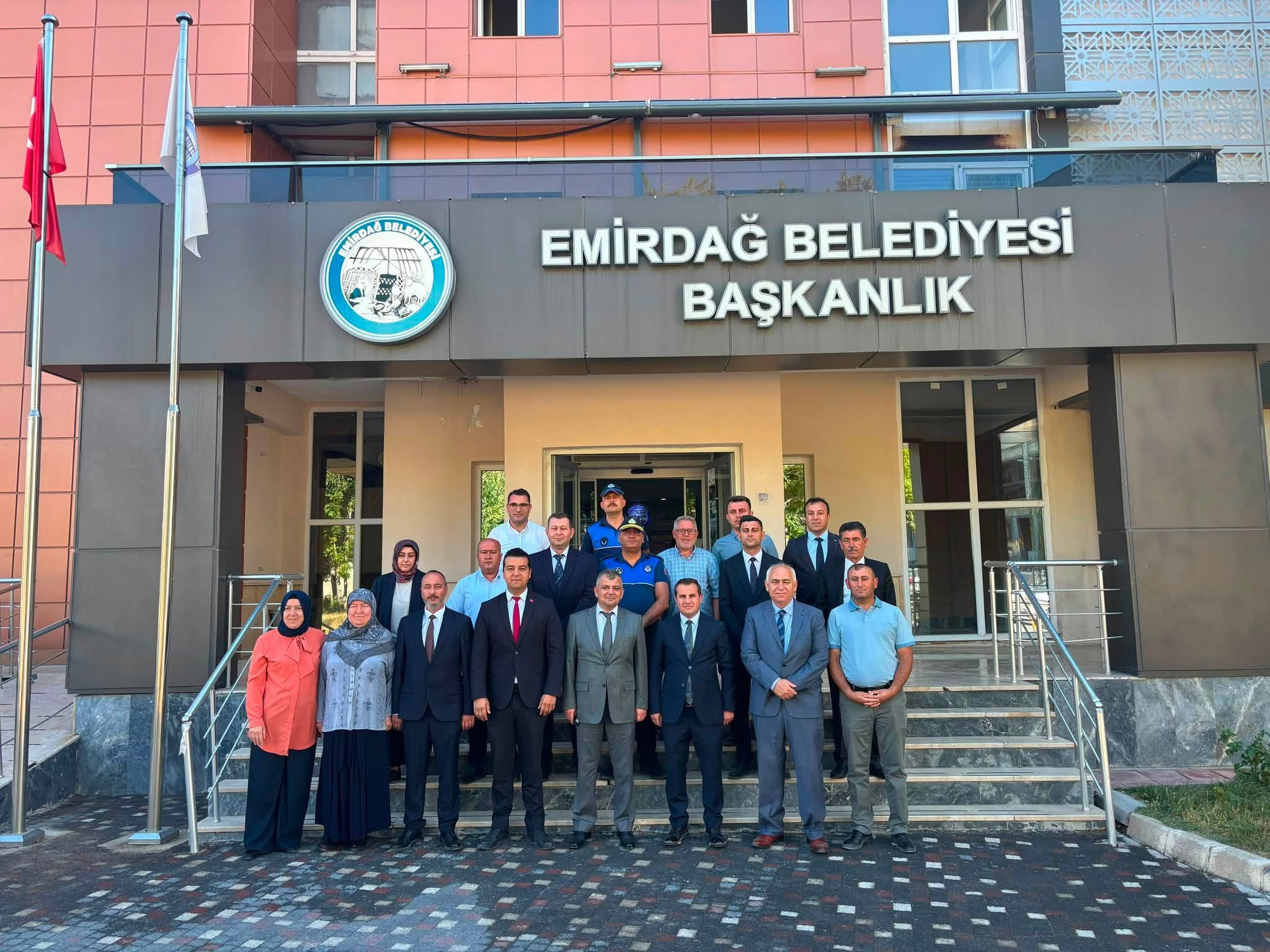 Kaymakam Topaca’dan Emirdağ Belediyesi’ne ziyaret 3 Kaymakam Topaca’dan Emirdağ Belediyesi’ne ziyaret