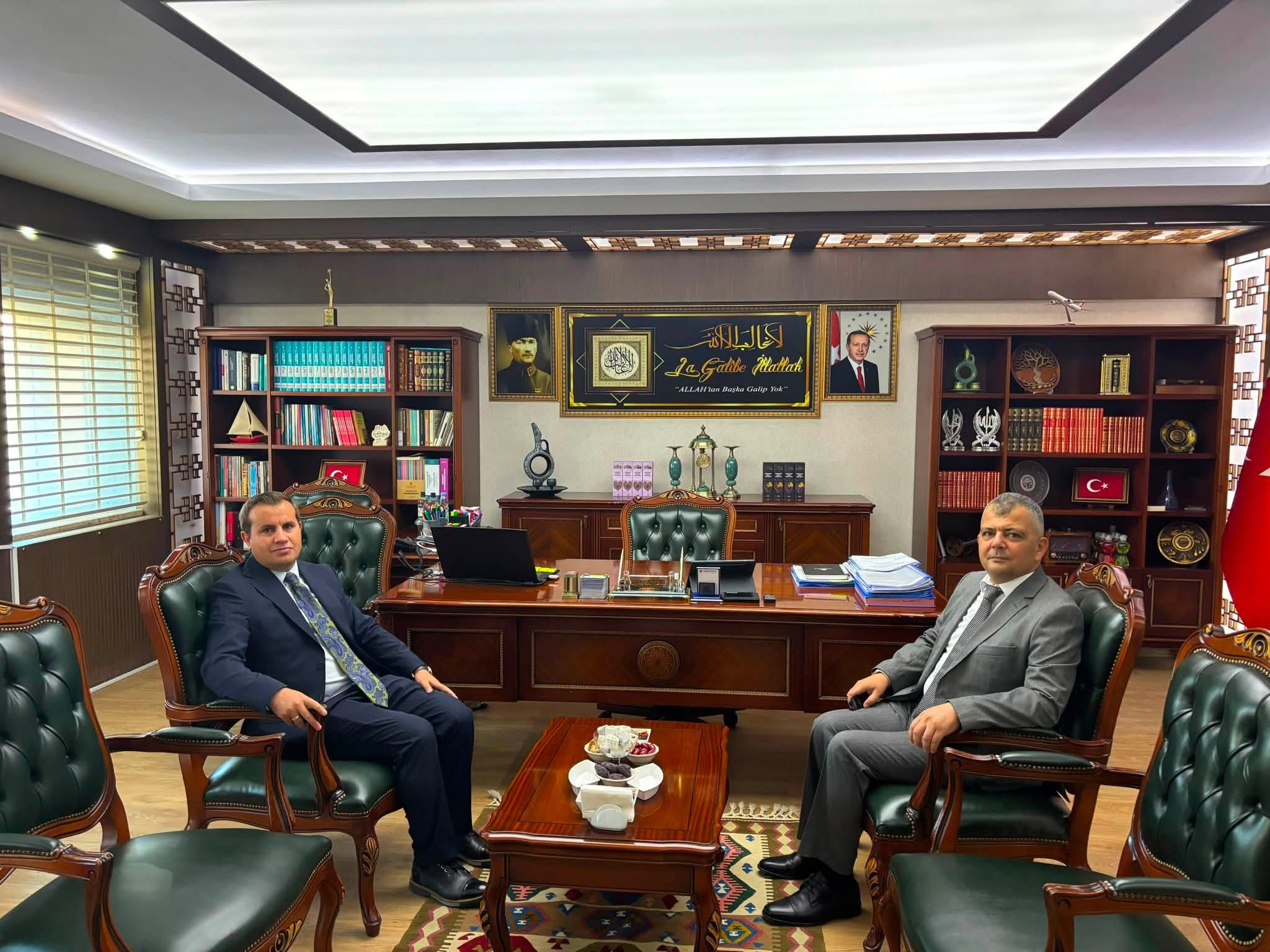Kaymakam Topaca’dan Emirdağ Belediyesi’ne ziyaret 1 Kaymakam Topaca’dan Emirdağ Belediyesi’ne ziyaret
