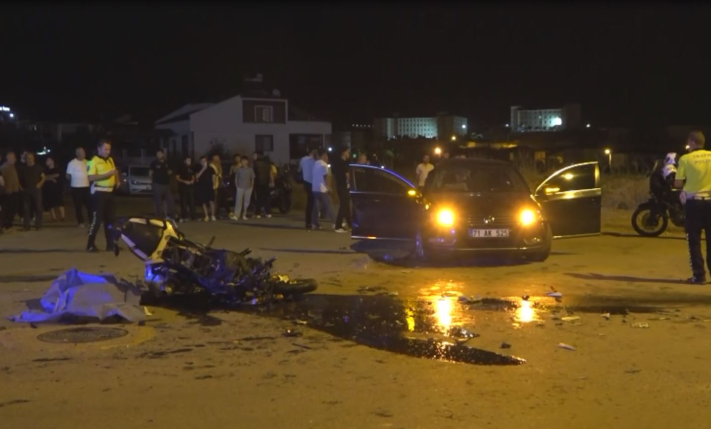 Kırıkkale'de otomobil ile motosikletin çarpışması sonucu 1 kişi yaşamını yitirdi,