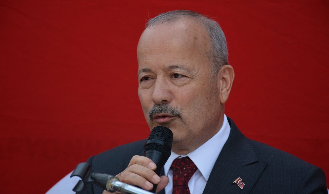 Milliyetçi Hareket Partisi Afyonkarahisar Milletvekili Mehmet Taytak, eski bakan Hüseyin