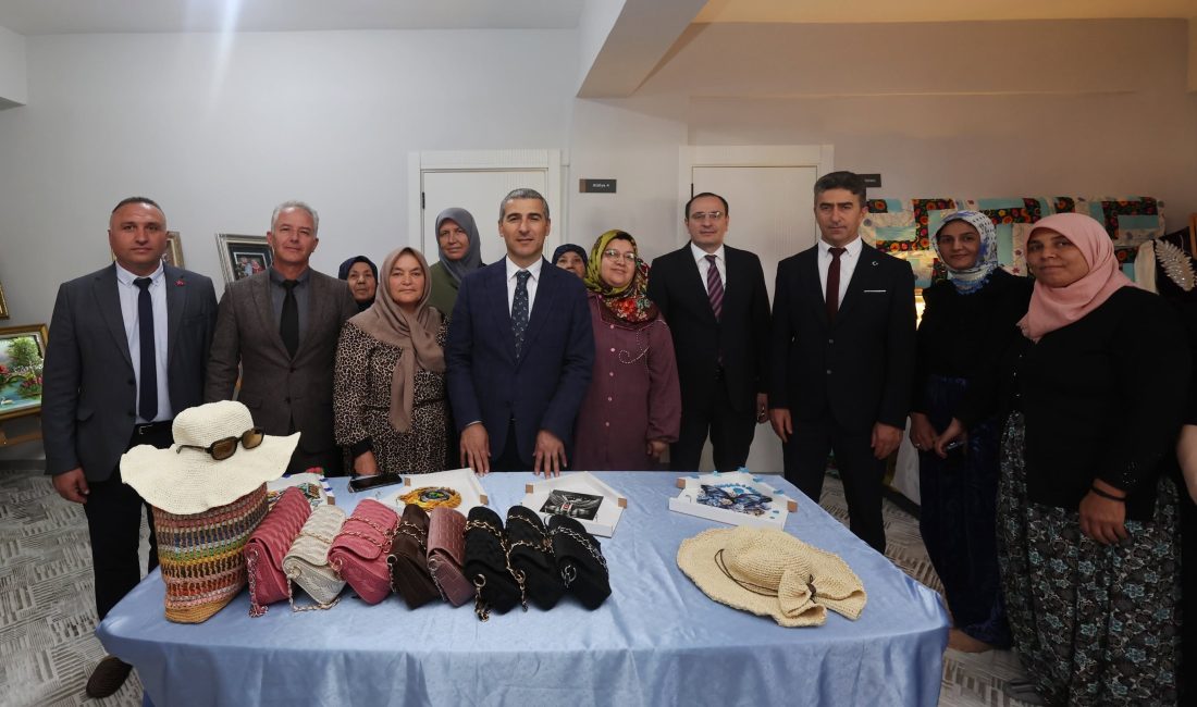 Afyonkarahisar Valisi Dr. Naci Aktaş, Çay ilçesinde gerçekleştirdiği ziyaretlerde kamu