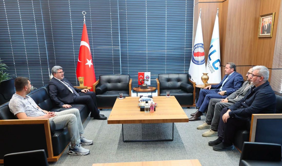 AK Parti Afyonkarahisar Milletvekili Ali Özkaya, Memur-Sen Genel Başkanı Ali