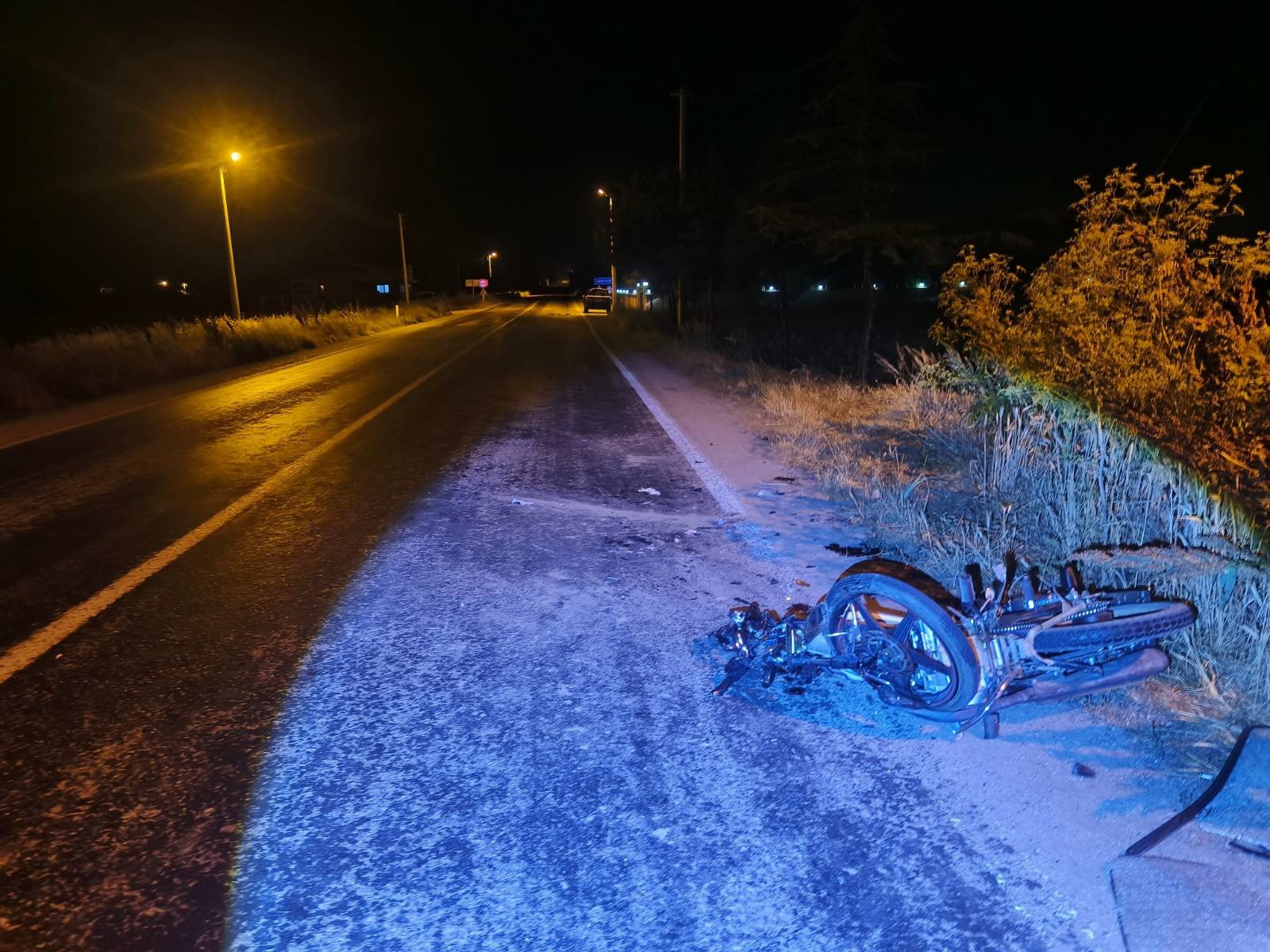 Afyonkarahisar'da otomobille motosikletin çarpıştığı trafik kazasında ağır yaralanan 17 yaşındaki