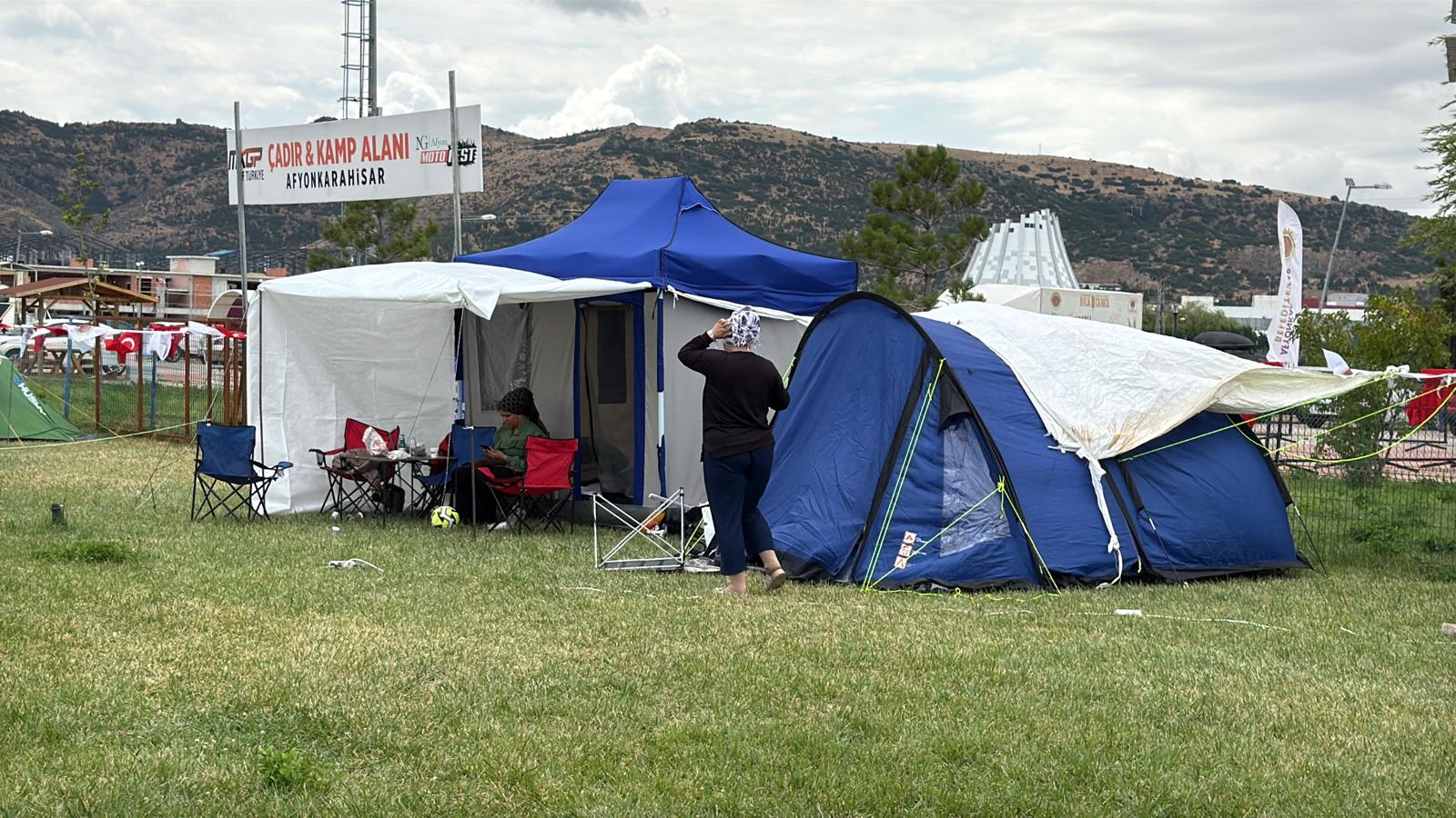 Aile çadır ve karavan kampında keyifli anlar