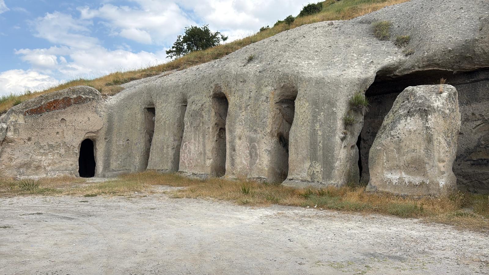 Sırlarla örülü efsane 2 Sırlarla örülü efsane