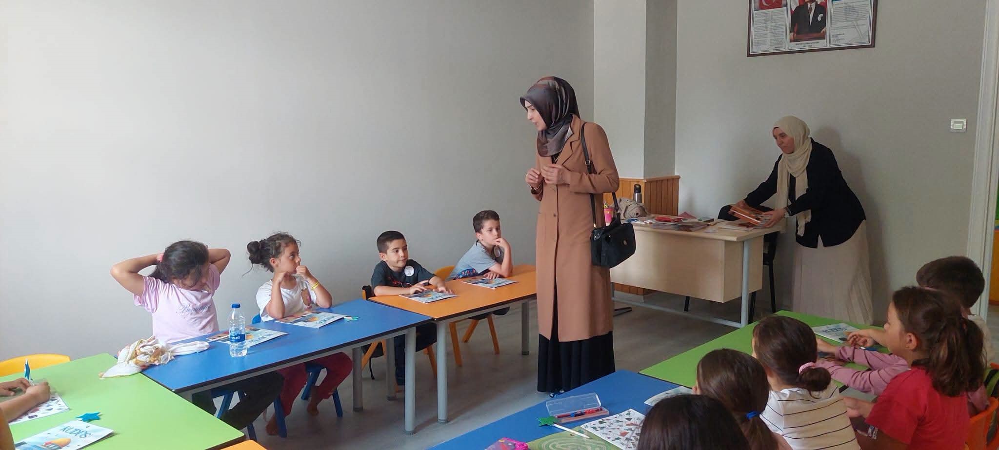 Öğrenciler yaza Kur'an-ı Kerim ile başladı 1 Öğrenciler yaza Kur'an-ı Kerim ile başladı