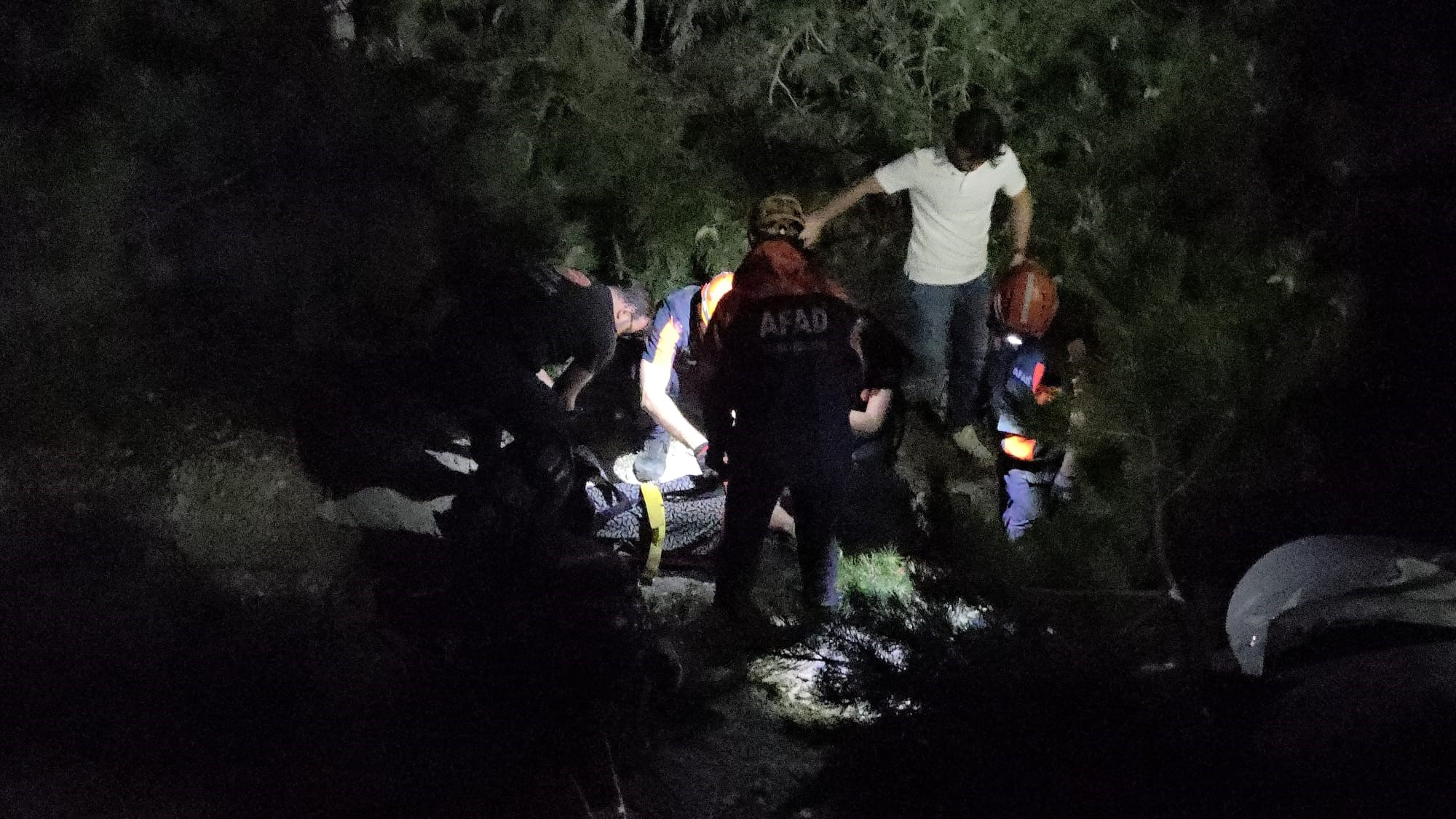 Kütahya-Afyonkarahisar kara yolunda otomobil ile motosikletin çarpışması sonucu meydana gelen