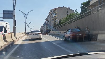 Afyonkarahisar'da Park Afyon AVM kavşağındaki alt geçitte meydana gelen trafik
