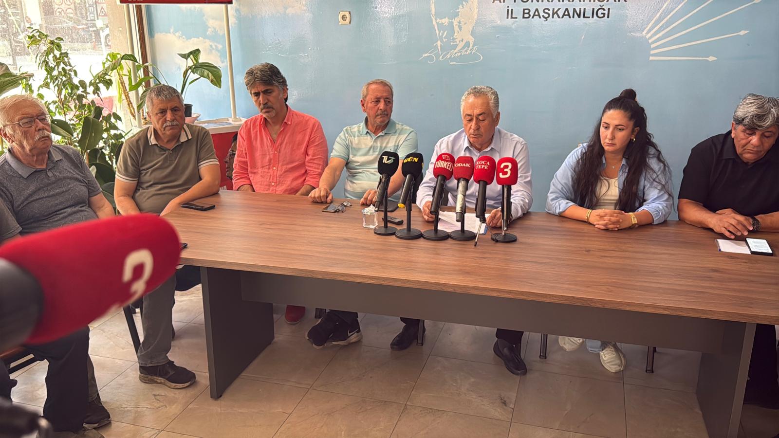 “Partimizi teslim etmeyeceğiz ama polisle gelirlerse, polise direnmeyeceğiz” 4 “Partimizi teslim etmeyeceğiz ama polisle gelirlerse, polise direnmeyeceğiz”