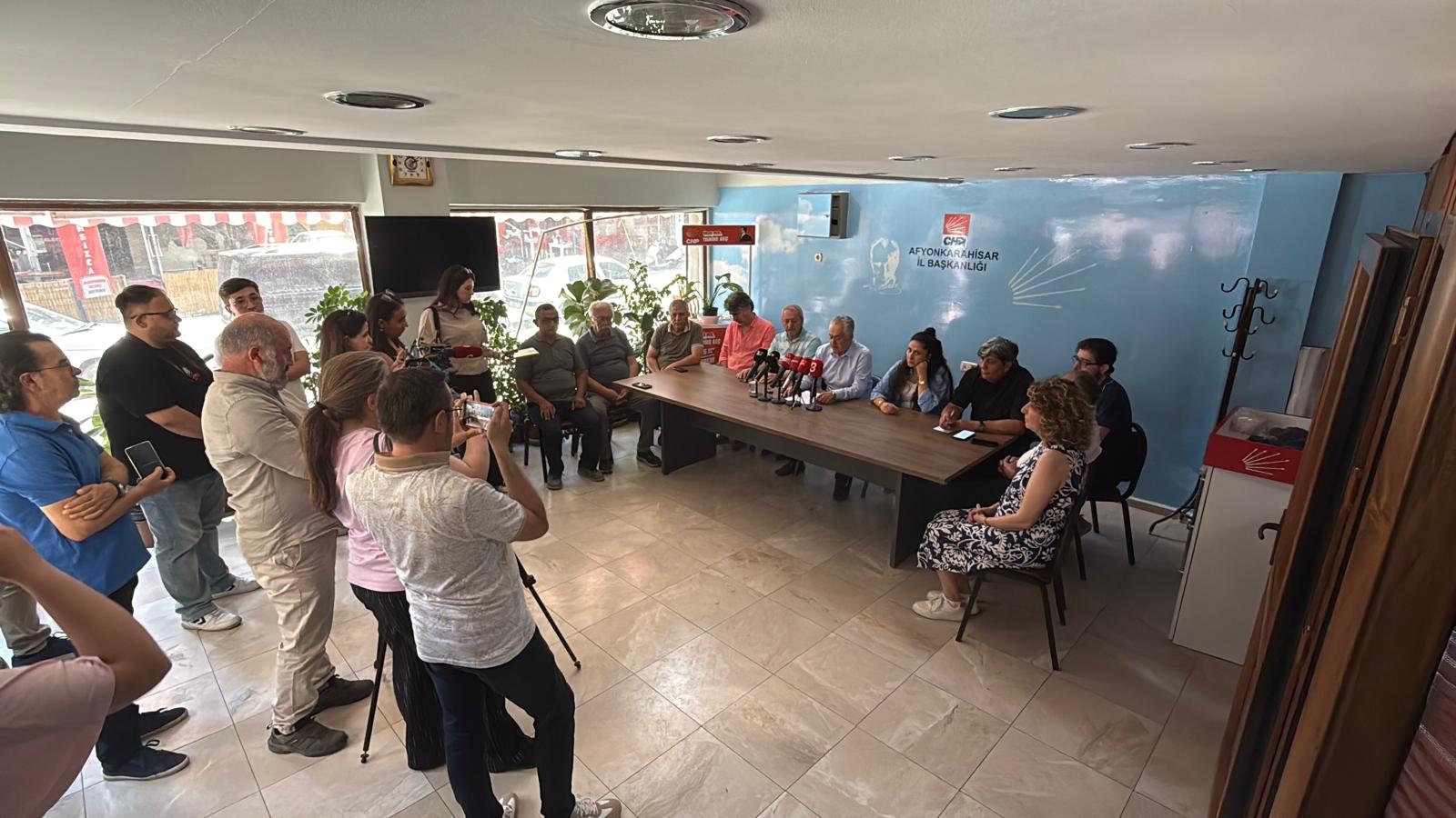 “Partimizi teslim etmeyeceğiz ama polisle gelirlerse, polise direnmeyeceğiz”
