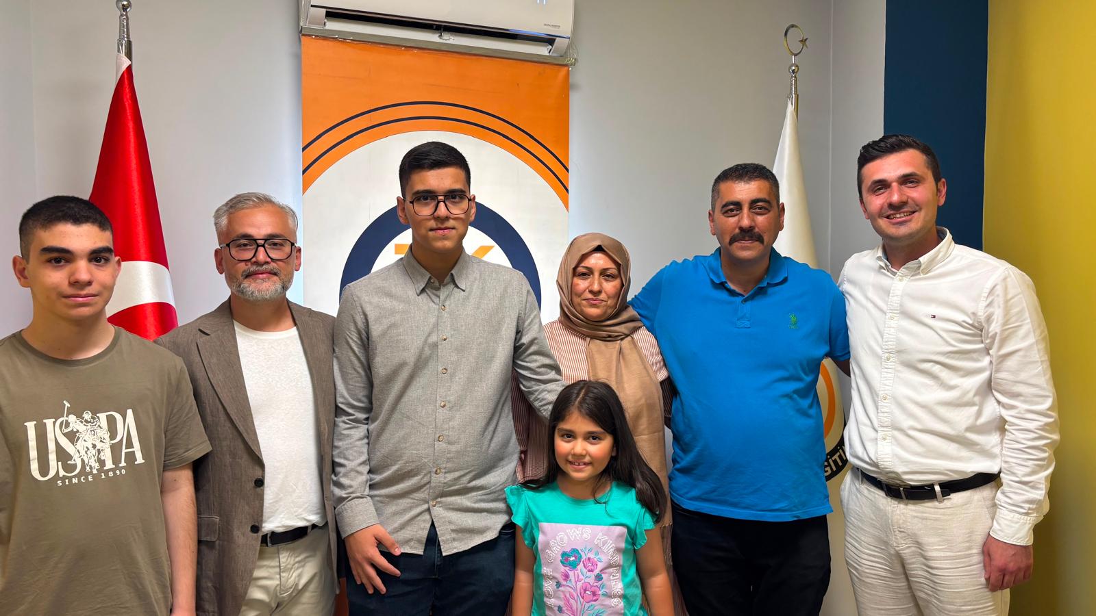 Rekorlar altüst oldu: Afyon’da YKS sonuçlarında muazzam başarı 1 Rekorlar altüst oldu: Afyon’da YKS sonuçlarında muazzam başarı