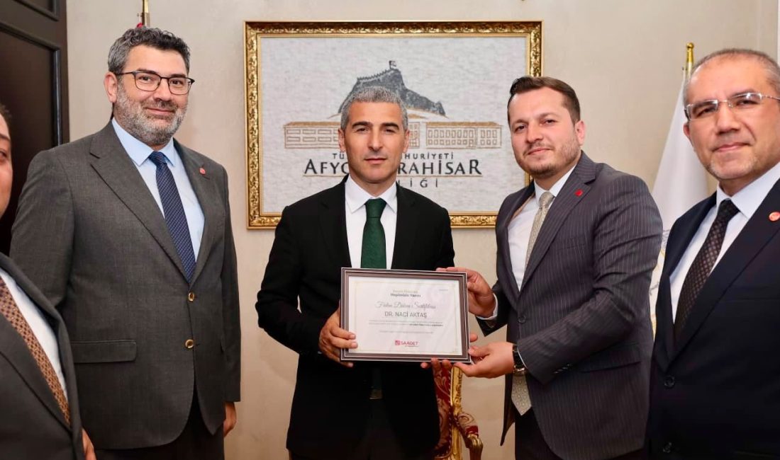 Saadet Partisi Afyonkarahisar İl Başkanı Beytullah Karataş ve beraberindeki heyet,