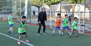 Afyonkarahisar'ın Sandıklı ilçesinde geleneksel hale getirilen Sokak Futbol Turnuvası'nın 8'incisi