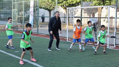 Afyonkarahisar'ın Sandıklı ilçesinde geleneksel hale getirilen Sokak Futbol Turnuvası'nın 8'incisi