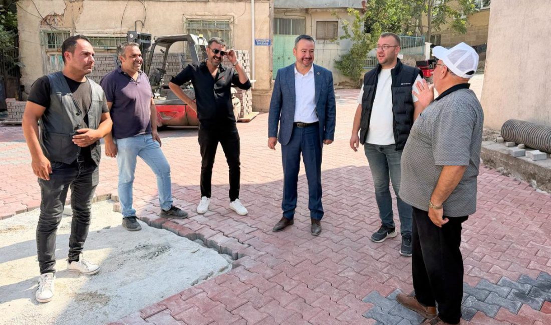 Sandıklı Belediye Başkanı Adnan Öztaş, Hisar Mahallesi Şehir Hamamı çevresinde