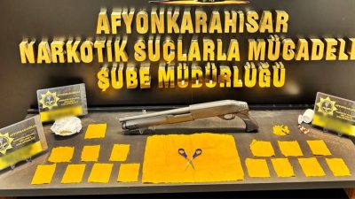Afyonkarahisar İl Emniyet Müdürlüğü ekiplerince sokak satıcılarına yönelik gerçekleştirilen operasyonlarda