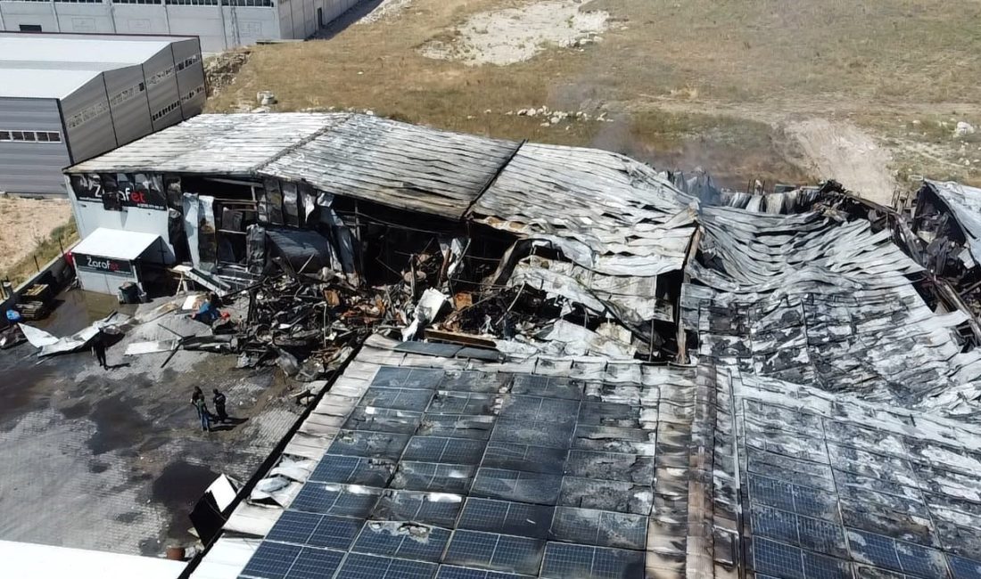Afyonkarahisar Şuhut Organize Sanayi bölgesinde sucuk fabrikasında çıkan ve yangın